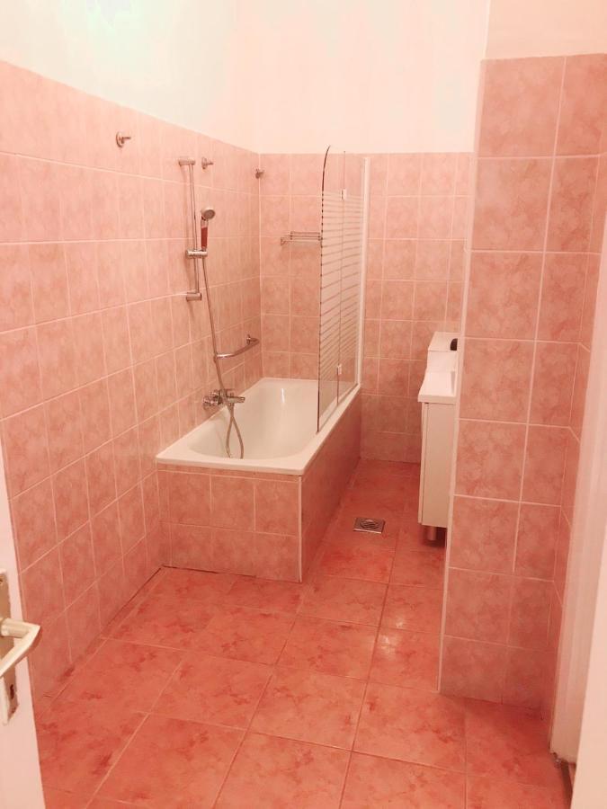 Happy Apartment In The Heart Of Budapest With 2 Rooms Exterior photo